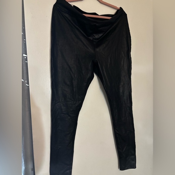 Serra faux leather leggings - Picture 2 of 2